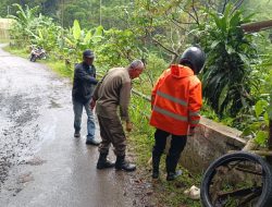 Motor Terjun ke Sungai Sedalam 15 Meter di Jembatan Ciganas Nagrak, Dua Pelajar Luka-luka