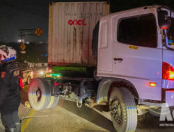 Truk Kontainer Gagal Nanjak di Tanjakan Pamuruyan, Arus Sukabumi–Jakarta Macet Dua Arah