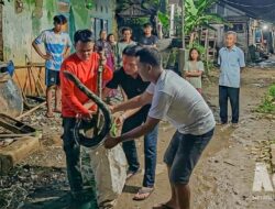 Geger! Ular Sanca 4 Meter Ditemukan Dekat Posko Bencana Bantargadung Sukabumi