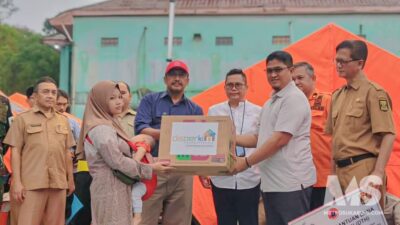 Disperkim Sukabumi Salurkan Bantuan dan Data Rumah Rusak Akibat Pergerakan Tanah Bantargadung