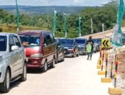 Libur Lebaran, Exit Tol Bocimi Karangtengah–Parungkuda Diserbu Wisatawan, Antrean Mengular