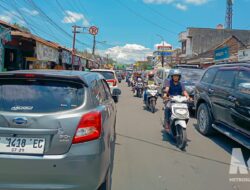 Arus dari Tol Bocimi Membanjiri Cibadak, Antrean Kendaraan Tak Terhindarkan, Polisi Berlakukan One Way