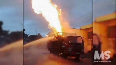 Tiga Unit Damkar Padamkan Truk LPG Terbakar di Citarik Palabuhanratu
