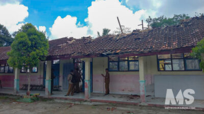 Tiga Kelas SMPN 3 Pabuaran Ambruk Saat Cuaca Cerah, Kegiatan Belajar Terganggu