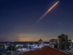 Iran Luncurkan Gelombang Serangan 3 Jam Nonstop, Pakai Rudal Khorramshahr