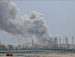 Iran Kembali Serang Instalasi Minyak di Bahrain-Negara Teluk Lainnya