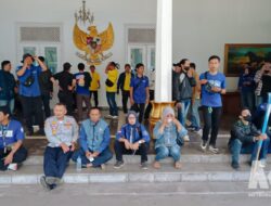 Gelombang PHK Memanas, Buruh PT Star Comgistic Geruduk Pendopo Sukabumi