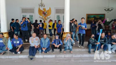 Gelombang PHK Memanas, Buruh PT Star Comgistic Geruduk Pendopo Sukabumi