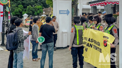 Mahasiswa “Kepung” Balai Kota, Sekda Didesak Buka Data Insentif Daerah