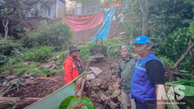 Longsor Intai Permukiman! TPT 6 Meter di Cibadak Nyaris Ambruk, 3 KK Terancam