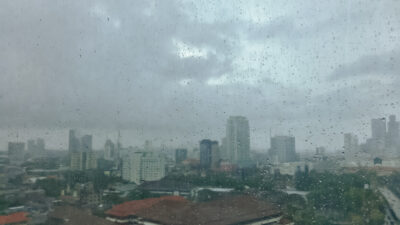 Prakiraan Cuaca Sukabumi Hari Ini Diprediksi Hujan Petir Siang hingga Sore, Waspada Banjir Lokal!