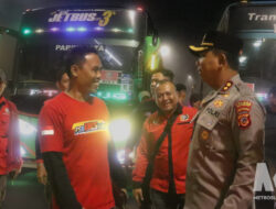 Ribuan Buruh Sukabumi Berangkat ke Monas Dikawal Ketat Polisi, Kapolres: Jaga Ketertiban!
