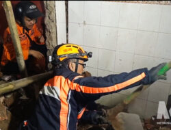 Dinding Bangunan Ambruk di Nagrak Sukabumi, Pekerja Terjepit Reruntuhan Selama Hampir Dua Jam