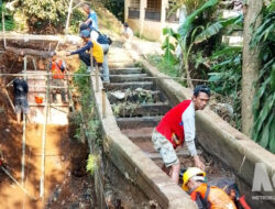 Warga Keluhkan Revitalisasi Irigasi Cisekarwangi, Soal Material hingga Minim Sosialisasi