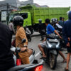 Ngantuk Berat, Sopir Truk Tronton Tabrak Dua Motor di Cicurug Sukabumi