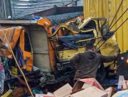 Empat Kendaraan Ringsek di Jembatan Sekarwangi Cibadak, Diduga Akibat Rem Blong