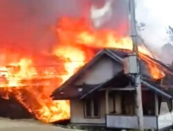 Lautan Api Hanguskan Kampung Adat Ciptamulya Sukabumi, Sekitar 80 Rumah Kayu Ludes dalam Sejam