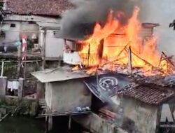 Tiga Rumah di Cibadak Sukabumi Ludes Terbakar, Warga Padamkan Api Pakai Air Kolam