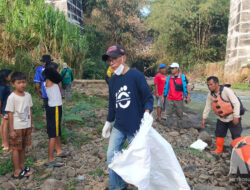 Sungai Cicatih Dibersihkan, Relawan SUPA dan BOOGIE Bergerak dari Pamuruyan hingga Parungkuda