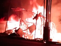 Tiga Kios di Cibadak Sukabumi Terbakar Saat Subuh, Kerugian Capai Rp100 Juta