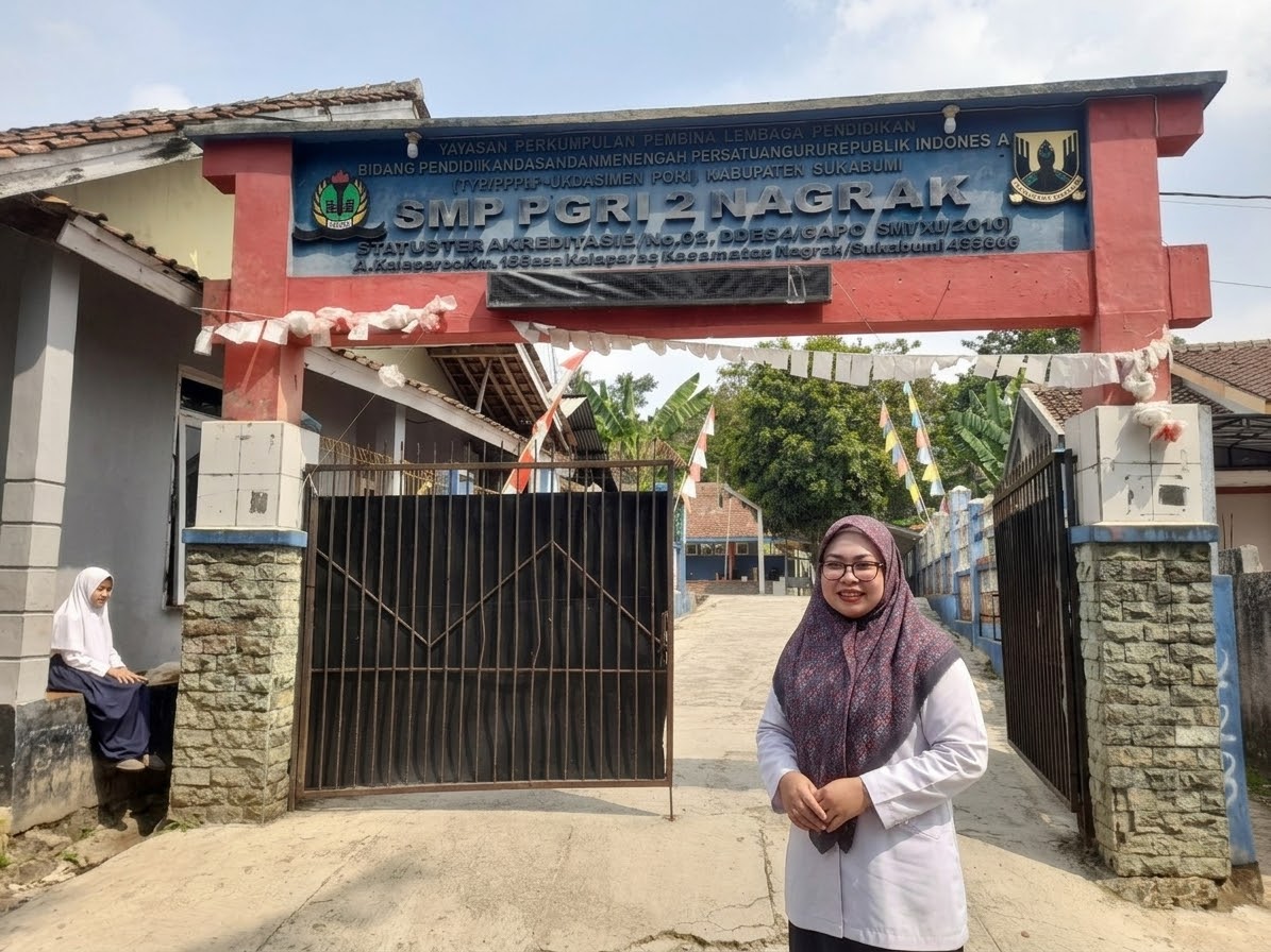 Wakil Kepala Sekolah Bidang Kesiswaan SMP PGRI 2 Nagrak, Sova Marwah, memberikan penjelasan terkait kronologi kasus siswa kelas VII yang mengalami patah tulang.