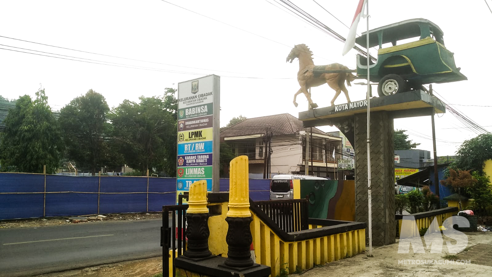 Tugu nayor di Kelurahan Cibadak, Kabupaten Sukabumi. (Foto : Metrosukabumi.com)