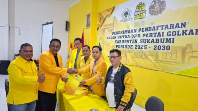 Asep Japar mengambil formulir bakal calon Ketua DPD Partai Golkar Kabupaten Sukabumi menjelang Musda XI, Kamis (22/10/2026).